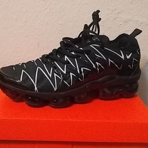 Vapormax plus